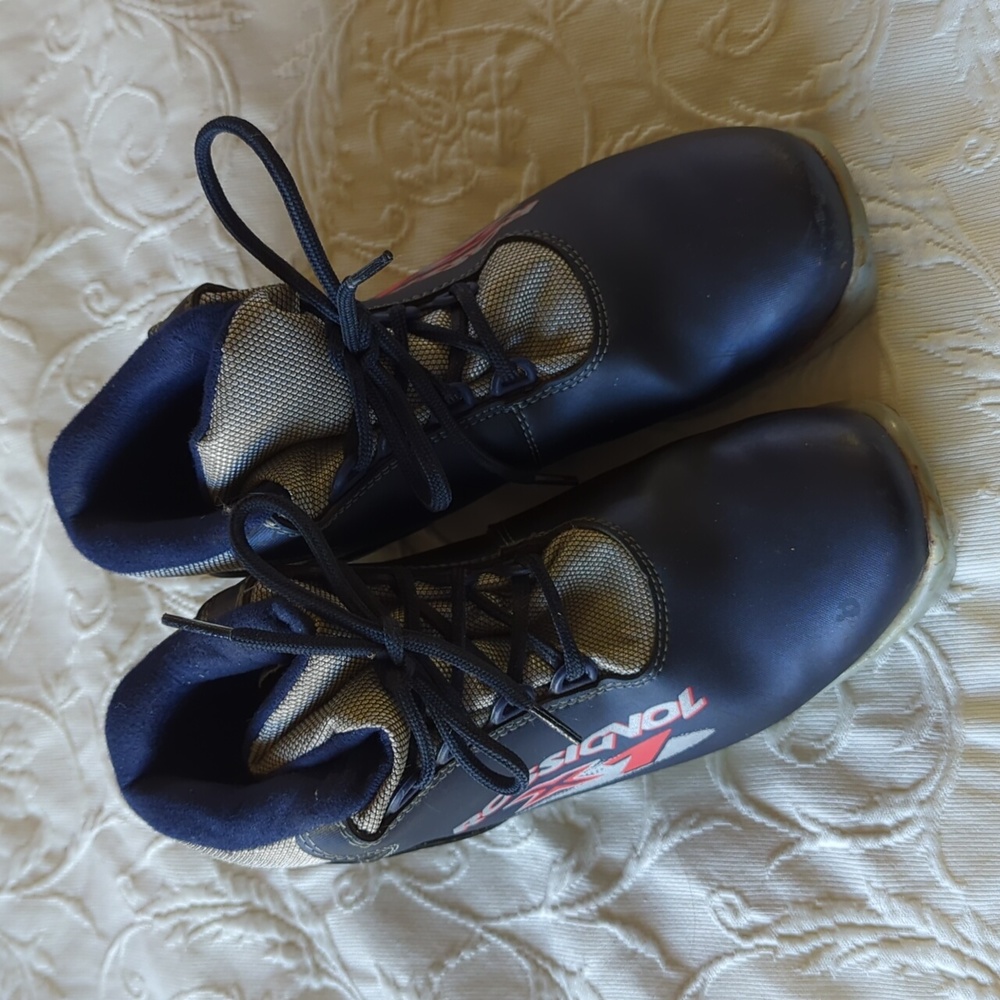 Youth Rossignol X7 cross country ski boots